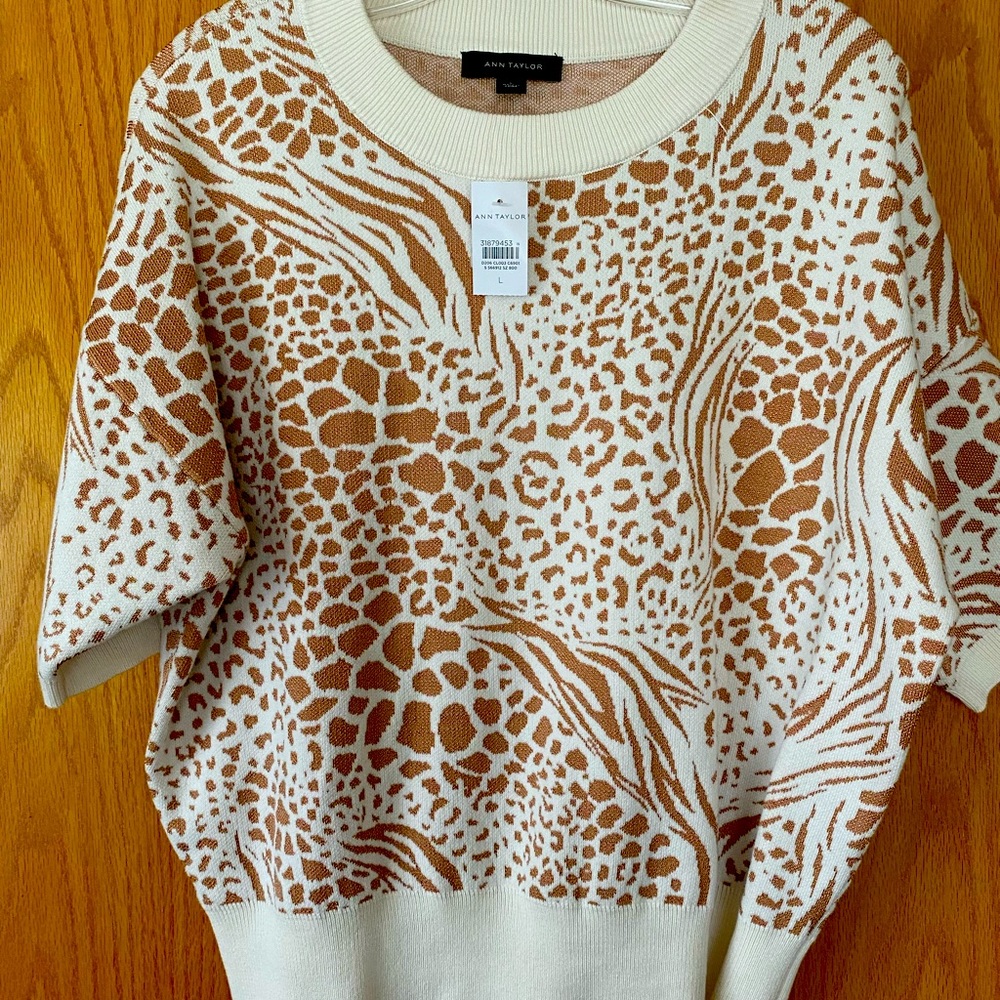 Ann Taylor Animal Print Short Sleeve Sweater L